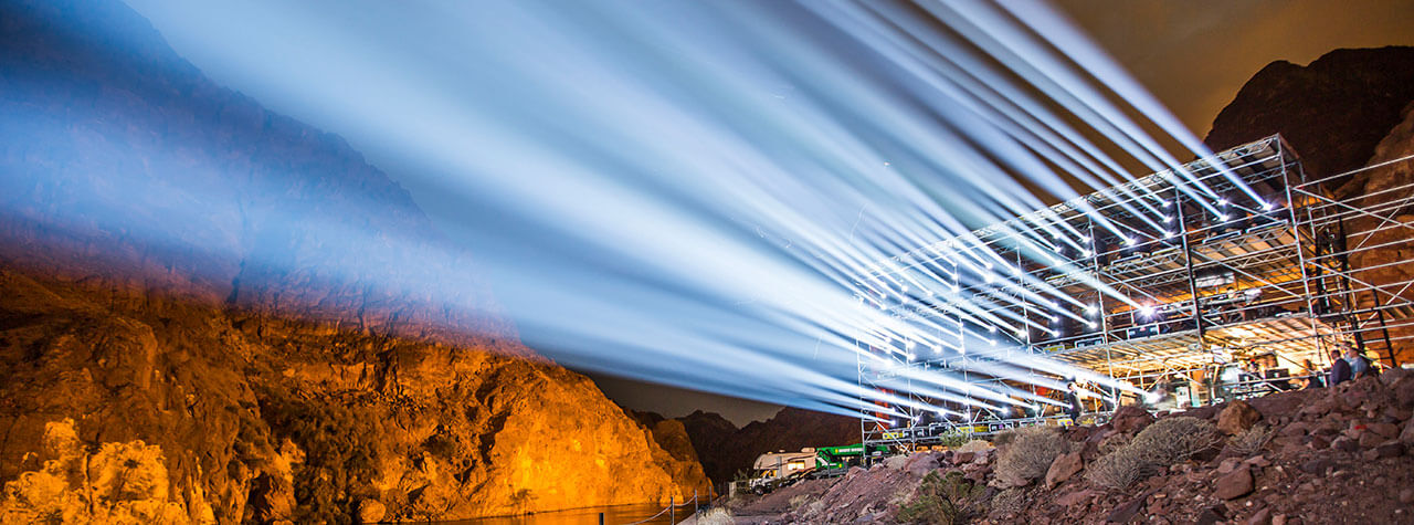 Bilder der spektakulären Weltpremiere des Freightliner Truck am Hoover Dam