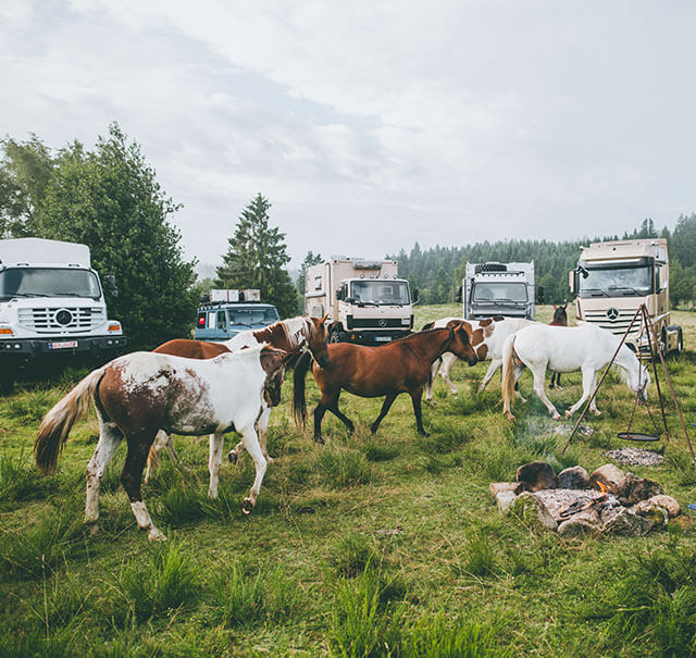 Impressionen vom Outdoor Camping mit Mercedes